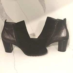 Paul Green Black leather booties
